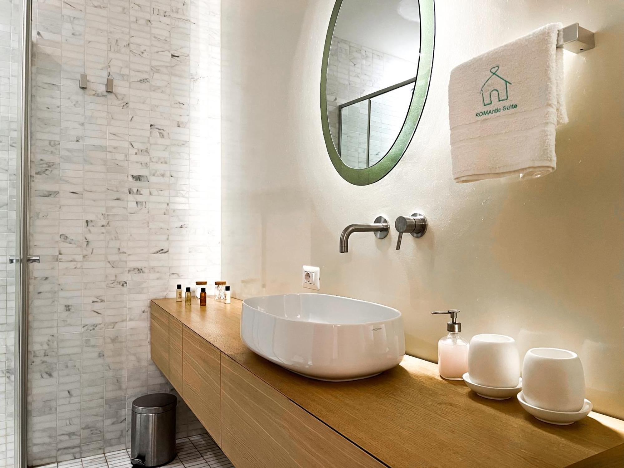Апартаменти Luxury House & Secret Garden - Strategic Location, 100M To Metro B Рим Екстер'єр фото